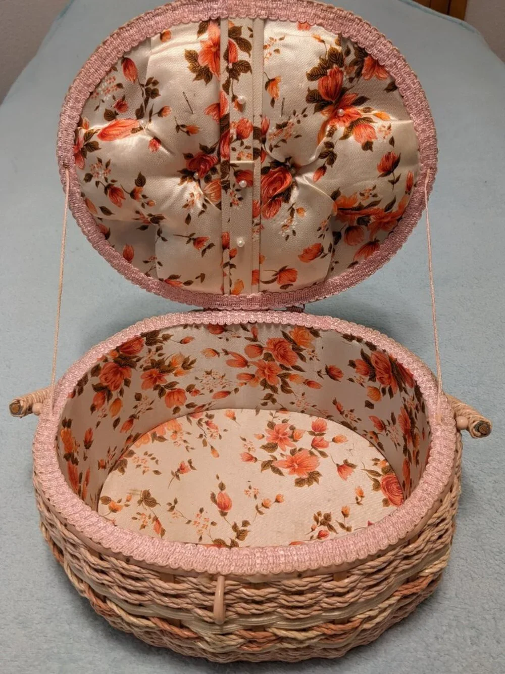 Vtg 60’s Woven Wicker Sewing Basket Japan Pink Floral Tapestry Top Cottagecore